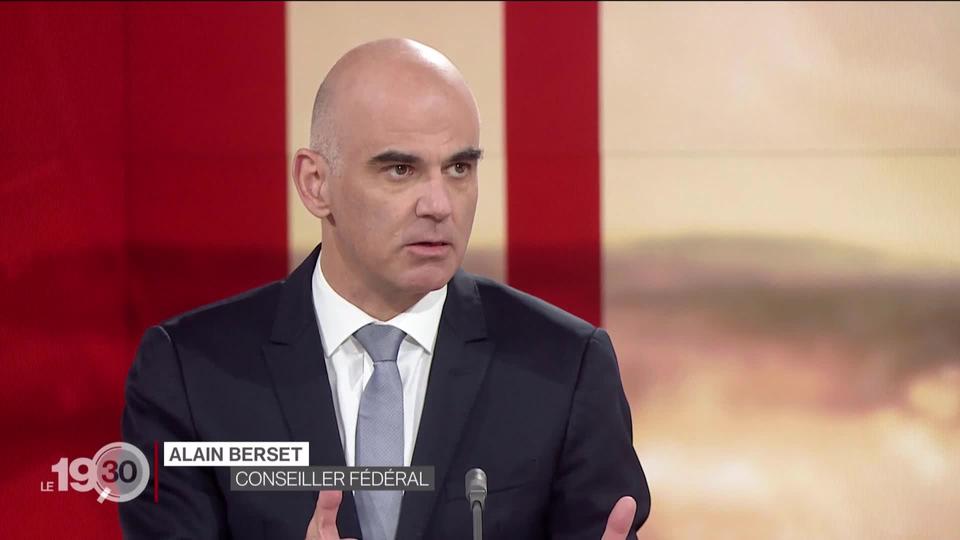 Alain Berset: "On prend la situation très au sérieux. C'est pourquoi le Conseil fédéral a pris des mesures ces derniers jours".