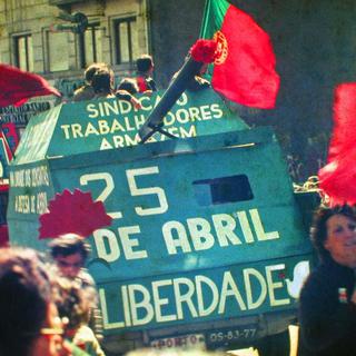 Célébration du 25 avril à Porto, en 1983. [CC by SA 3.0 Wikimedia - Henrique José Teixeira Matos]