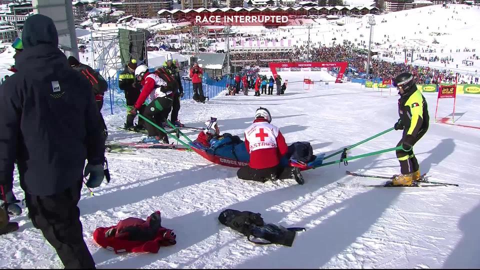 Sestrières (ITA), slalom parallèle dames, finale: Aline Danioth (SUI) se blesse