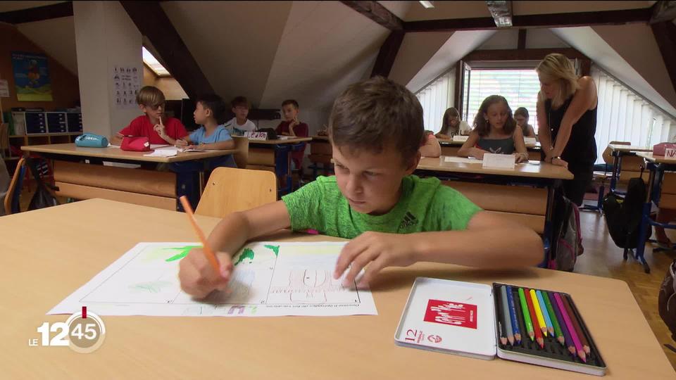 Pour le retour en classe, Neuchâtel et Vaud ont présenté un concept sanitaire.