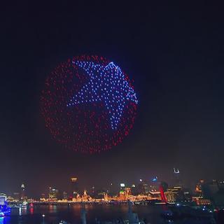 Des milliers de drones au lieu de feux d'artifice à Shanghai pour le Nouvel An. [CCTV]