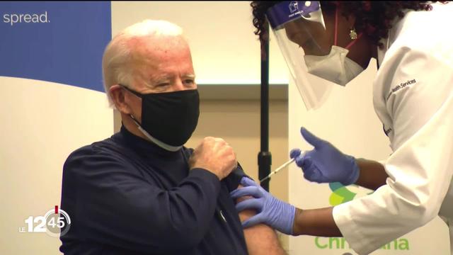 Aux Etats-Unis, Joe Biden a reçu en direct devant les caméras de télévision la première dose d'un vaccin contre le Covid-19