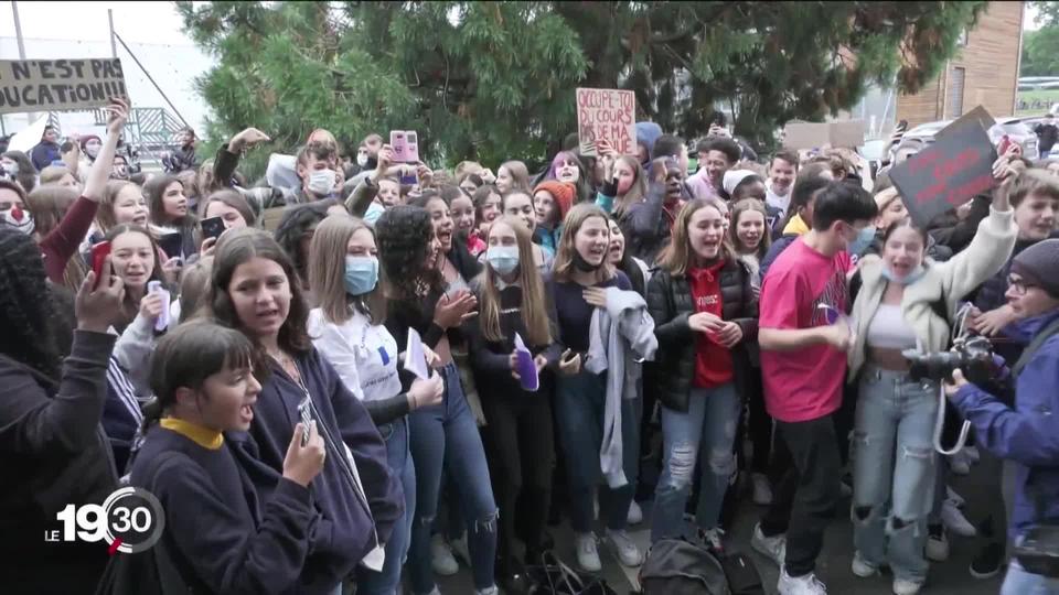 Le mouvement de protestation contre les injonctions vestimentaires faites aux filles dépasse les frontières et s'envenime