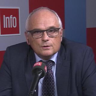 L'UDC bernois Pierre Alain Schnegg plaide en faveur de primes maladie plus chères pour les riches, son interview