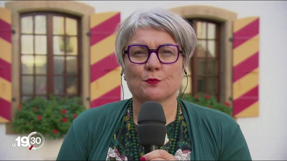 La conseillère d'État neuchâteloise Monika Maire-Hefti sur les règles vestimentaires scolaires.