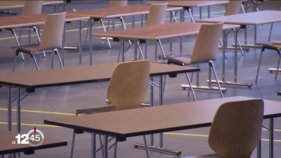 Le parlement neuchâtelois siège à nouveau. Il s'est installé hier dans une salle de sports à La Chaux-de-Fonds