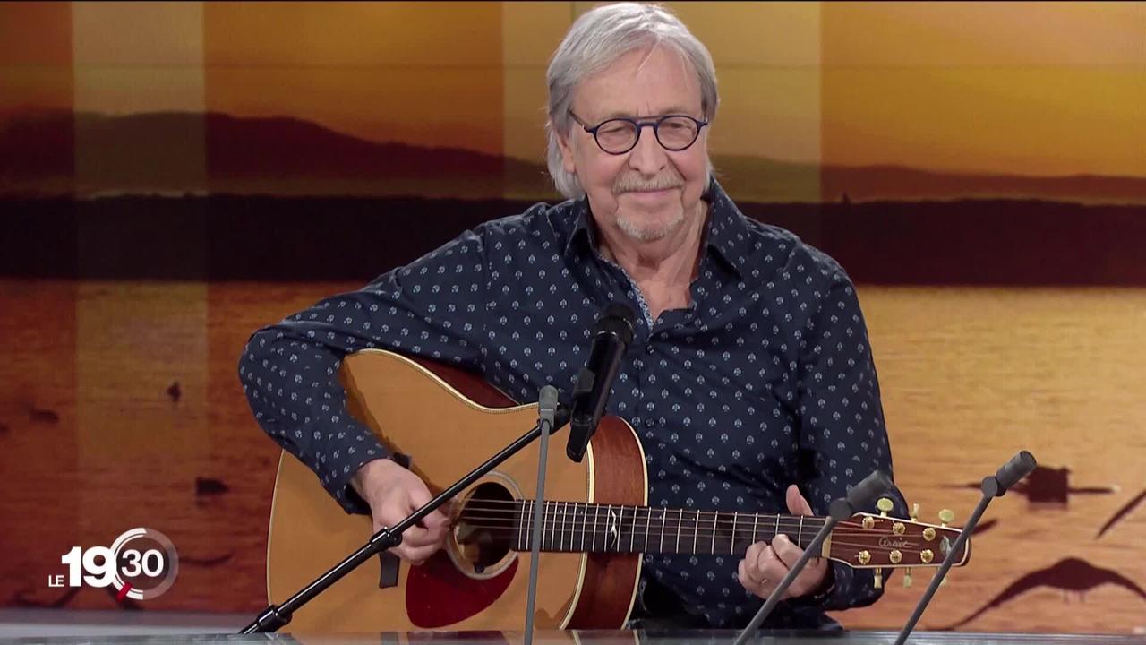 À 80 ans, Henri Dès, auteur-compositeur-interprète, continue de ravir les enfants grâce à ses chansons.