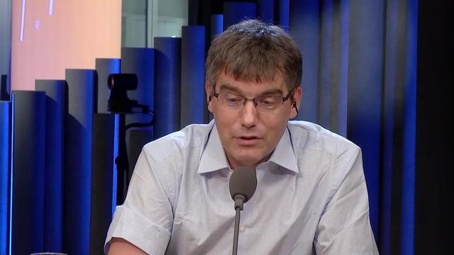 Faut-il abolir les rentes à vie des conseillers fédéraux? Débat entre Roger Nordmann et Michel Matter