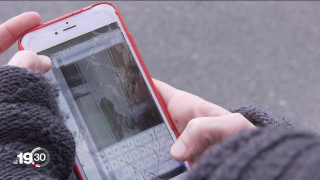 En Suisse alémanique, certains parents suivent à distance le quotidien de leur enfant à la crèche grâce à une application.