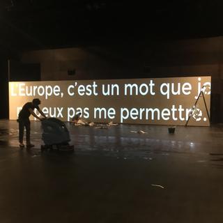Nettoyage du théâtre de l'Archipel de Perpignan. [RTS - Christophe Canut]