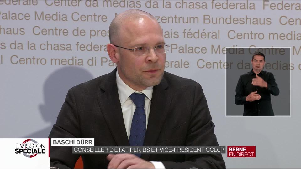 Conférence de presse du Conseil fédéral, l'intervention de Baschi Dürr