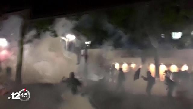 Aux Etats-Unis, nouvelle nuit tendue à Portland. Les manifestants anti-racistes restent mobilisés.