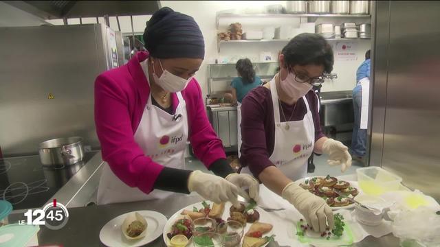 Afin d'intégrer professionnellement les migrants, le programme Alter Start a créé son propre service traiteur de cuisine du monde