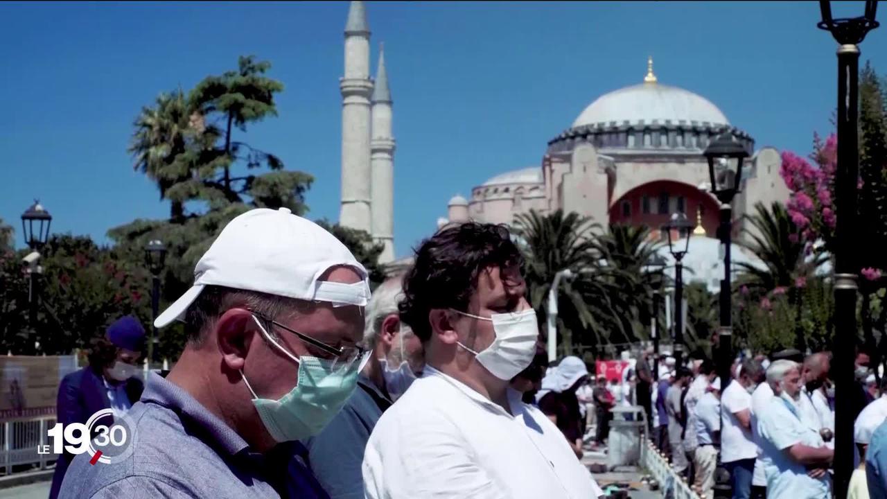 À Istanbul, première prière musulmane depuis 86 ans dans l'ex-basilique Sainte-Sophie.
