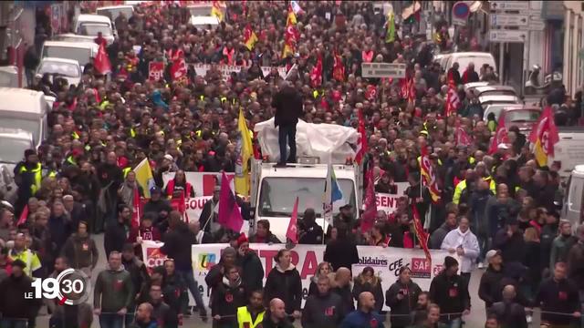 En France, les syndicats se mobilisent depuis maintenant sept semaines contre la réforme des retraites.