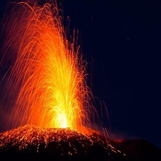 Eruption du Stomboli. [Depositphotos - yggdrasill]