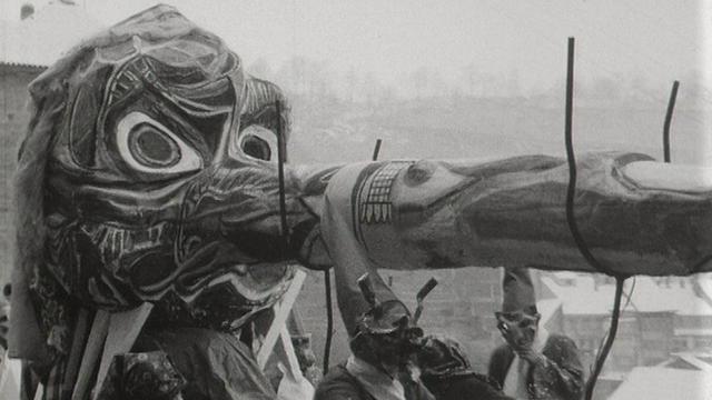 Le carnaval de Fribourg en 1969. [RTS]