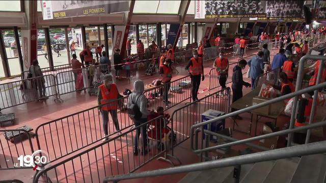 Dernière distribution de nourriture aux Vernets, à Genève.