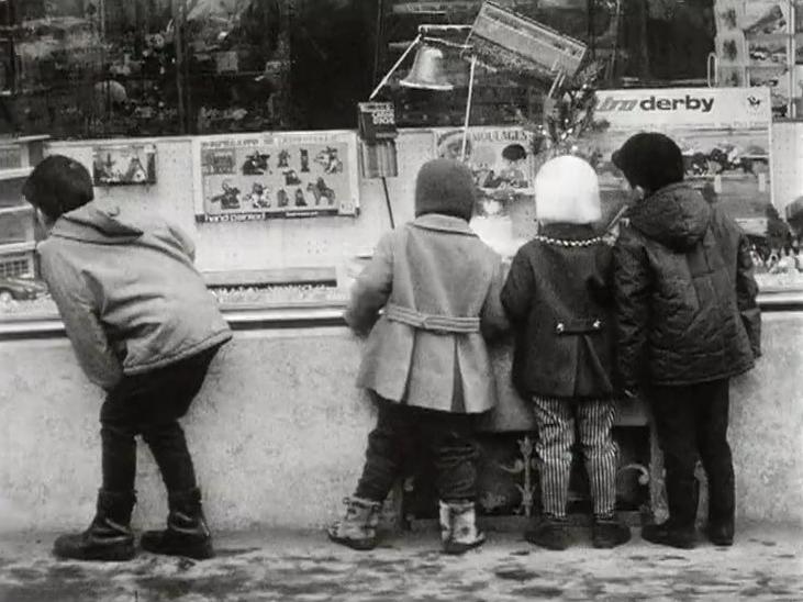 Ambiance de Noël en 1967 [RTS]