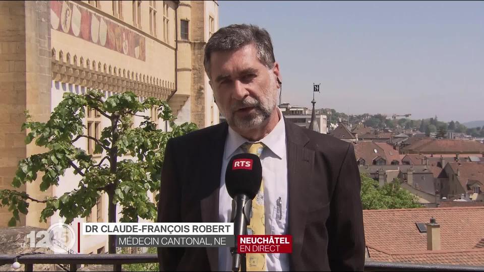 Le Dr. Claude-François Robert, médecin cantonal, évoque le traçage de contaminations potentielles à Neuchâtel.