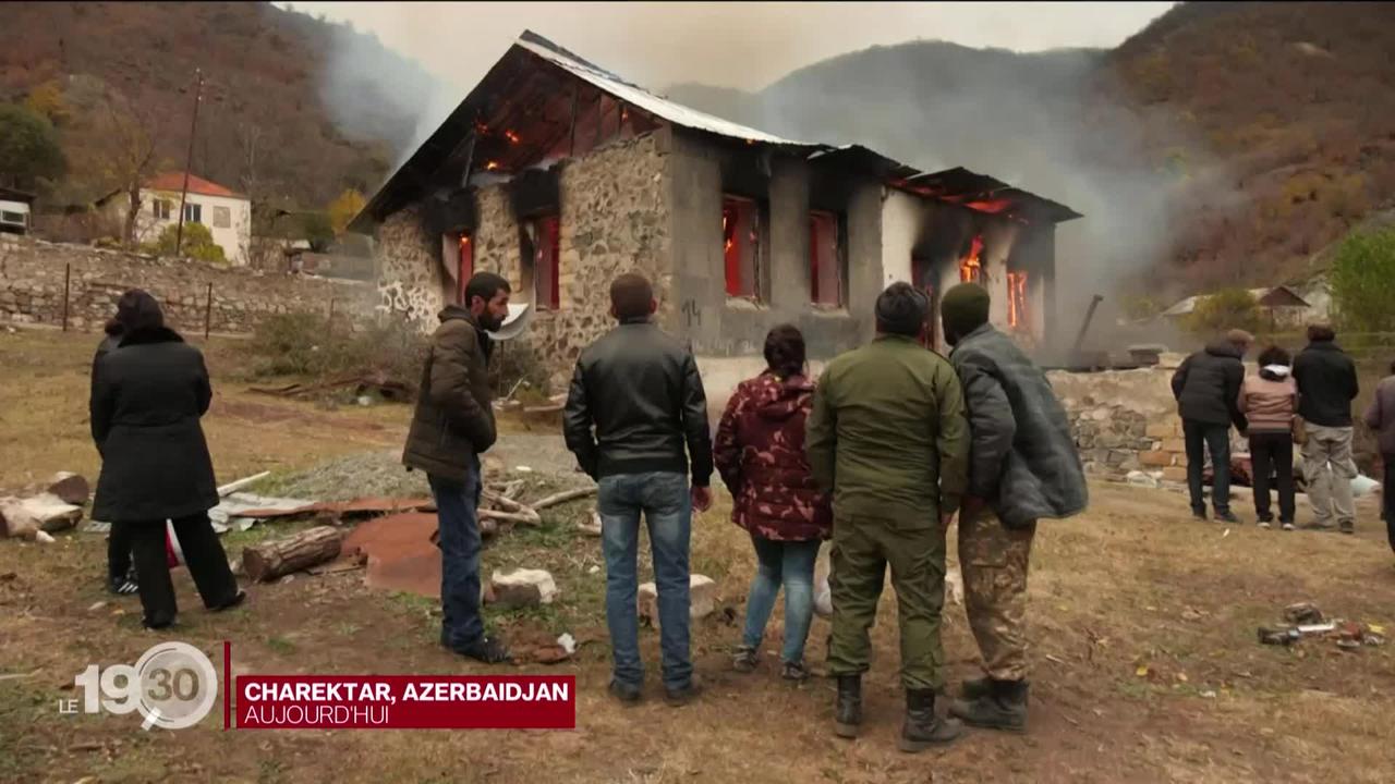 Haut-Karabakh: avant leur exil, les Arméniens incendient leurs maisons pour ne pas les céder à l'ennemi