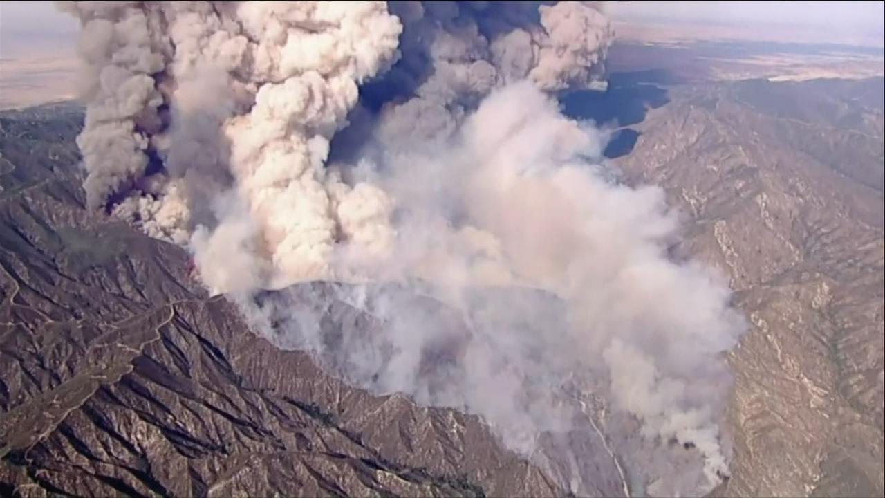 Un énorme incendie s'est déclaré en Californie #LakeFire