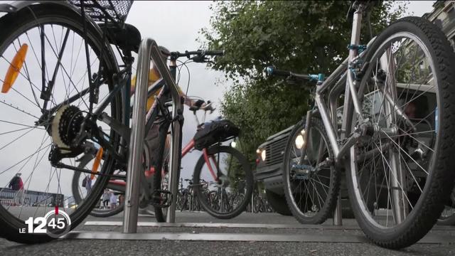 Genève lance ses vélos en libre service et tente de rattraper son retard sur les autres villes.