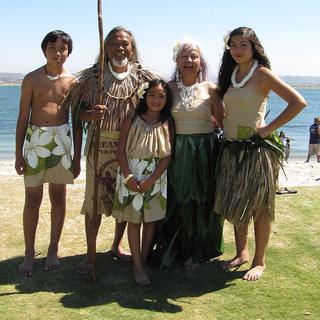 Une famille chamorro. [Flickr CC by 2.0 - Marilyn Sourgose]