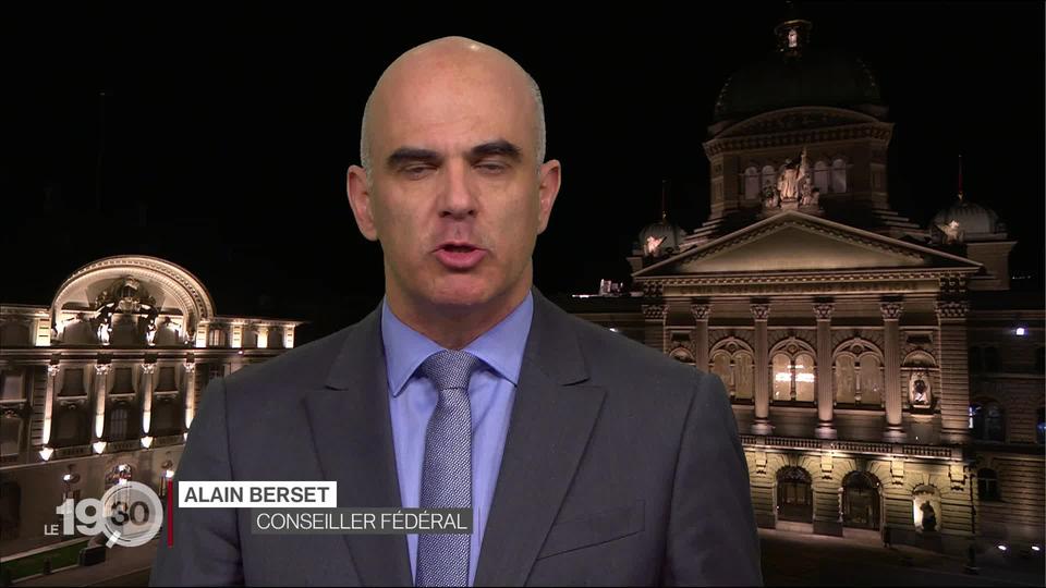 Alain Berset explique les mesures liées à l'état d'urgence.