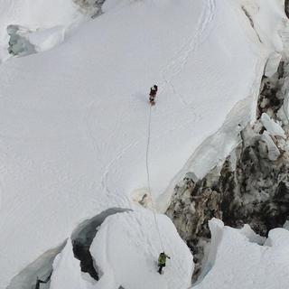 Ascension finale vers le refuge des Grands Mulets sur les pentes du Mont-Blanc. [RTS - Christophe Canut]