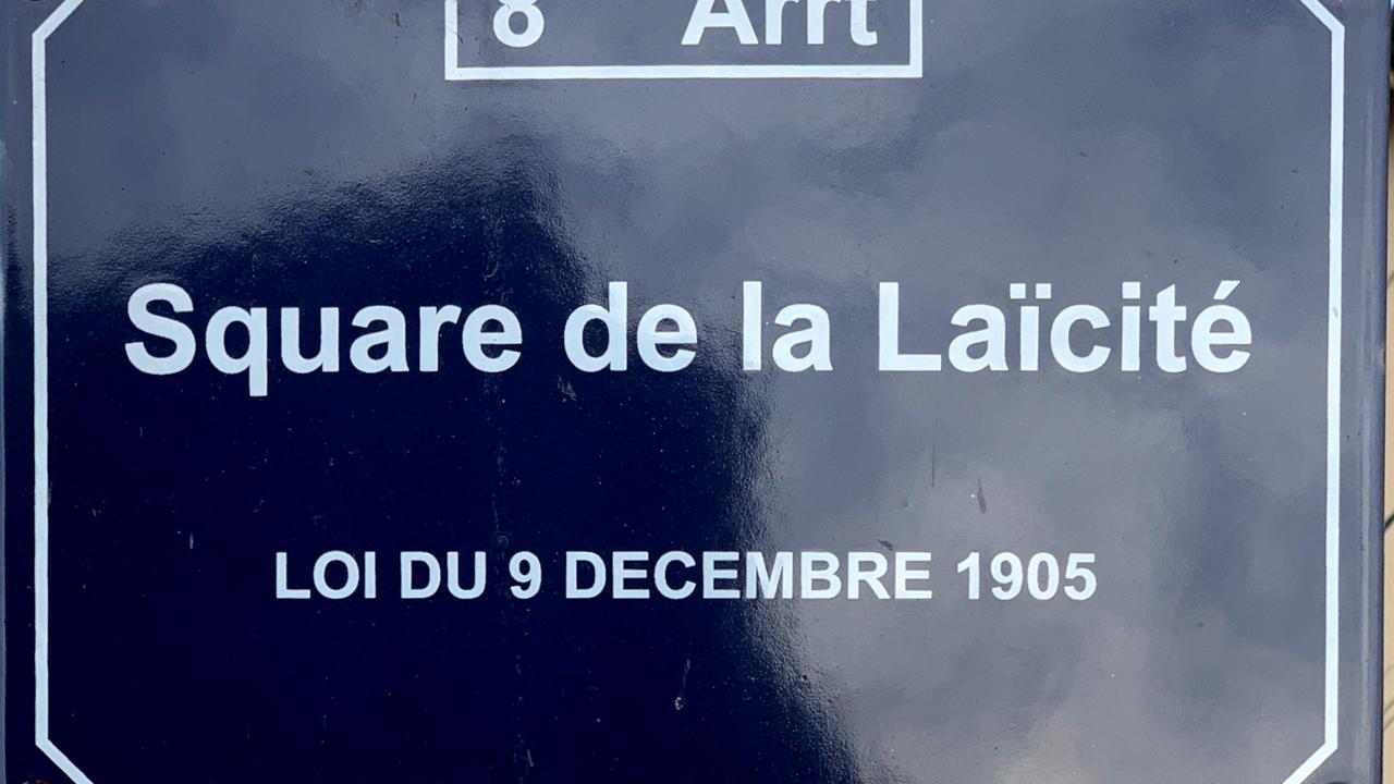 Plaque du square de la laïcité à Lyon, France [Wikimedia Commons CC BY-SA 4.0 - Benoît Prieur]