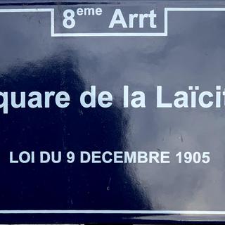 Plaque du square de la laïcité à Lyon, France [Wikimedia Commons CC BY-SA 4.0 - Benoît Prieur]