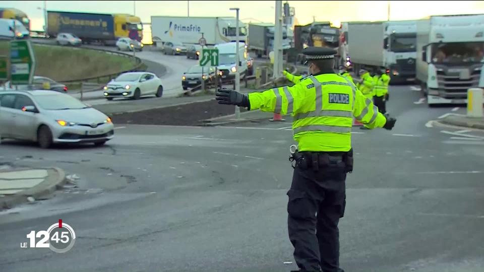 La situation se détend enfin pour les routiers bloqués en l'Angleterre depuis le début de la semaine.