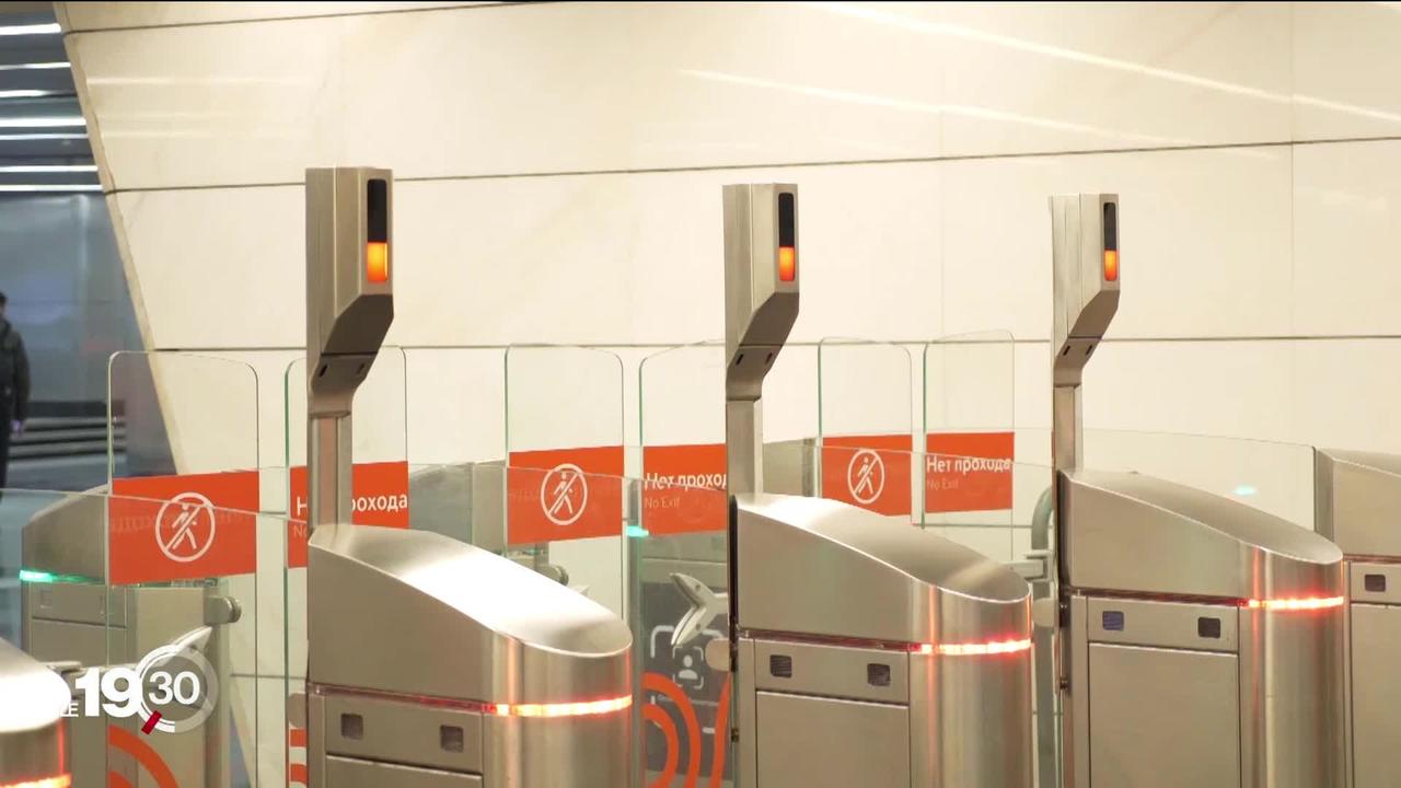 Depuis vendredi, les Moscovites peuvent payer leurs tickets de métro par reconnaissance faciale. Décryptage des enjeux.