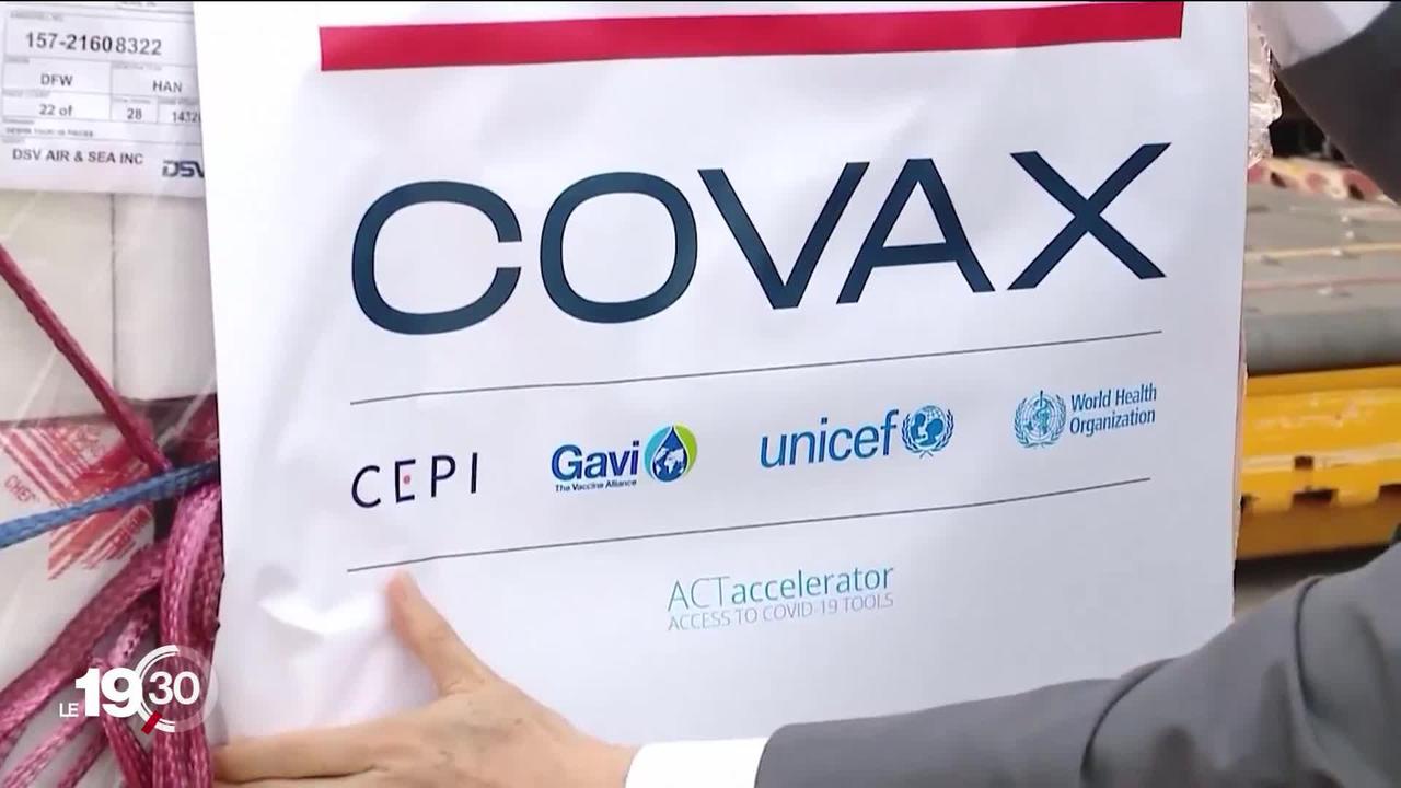 L'initiative Covax veut garantir un accès aux vaccins partout dans le monde. Les dons de vaccins de la Suisse tardent à partir