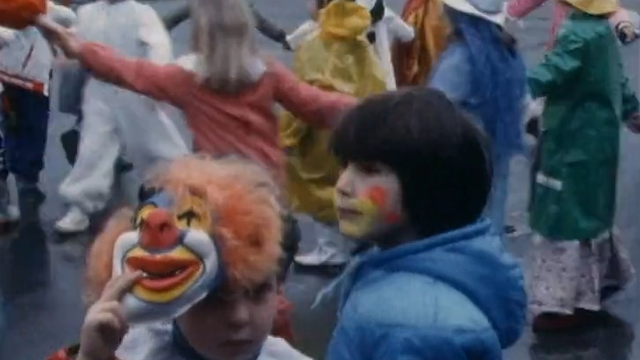 Enfants déguisés pour l'Escalade en 1984. [RTS]