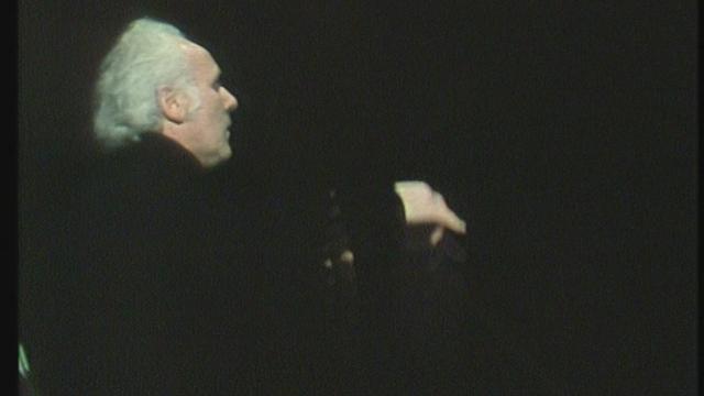 Michel Corboz en travail avec l'Ensemble Vocal de Lausanne en 1982