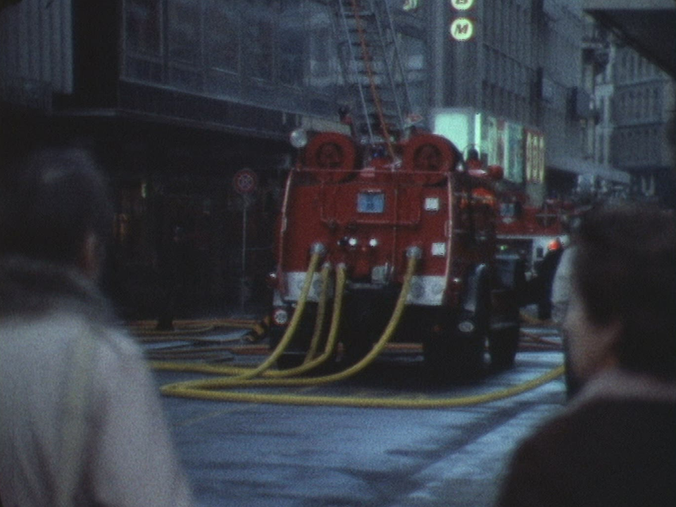 Intervention des pompiers lors de l'incendie du Grand Passage à Genève.