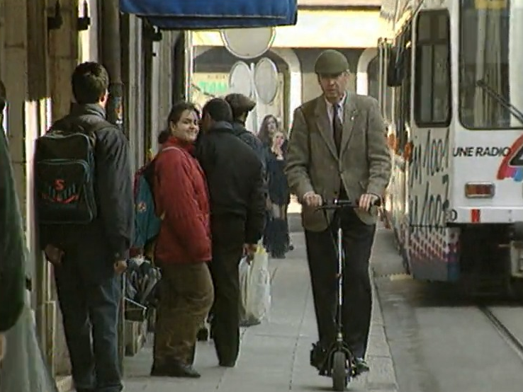 La trottinette à moteur en 1995. [RTS]