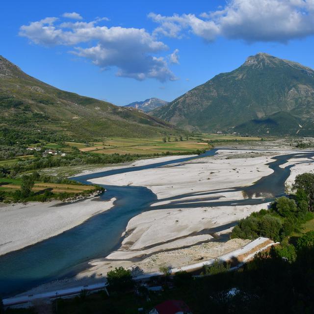 La Vjosa est considérée par la communauté scientifique comme le dernier fleuve sauvage d'Europe. [RTS - Louis Seiller]