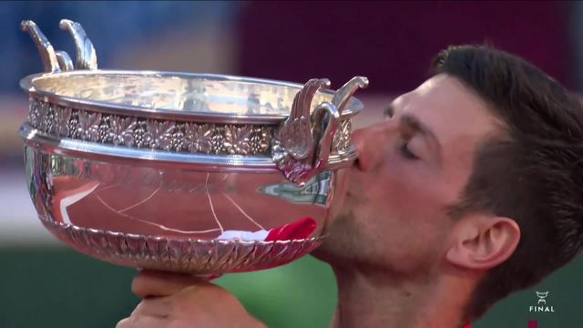 Finale, N. Djokovic (SRB) - S. Tsitsipas (GRE) (6-7, 2-6, 6-3, 6-2, 6-4): le Serbe remporte son 19e titre du Grand Chelem