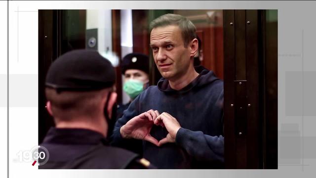 En prison pour avoir défié le Kremlin, l'opposant russe Alexei Navalny envoie un message d'amour à sa femme. Récit.