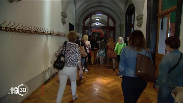 Pour les 50 ans du suffrage féminin, le Palais fédéral organise des visites pour découvrir la place des femmes sous la coupole