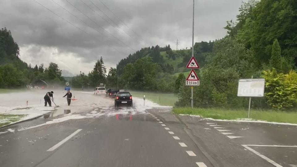 Grêle sur la route du Lac Noir (canton de Fribourg)