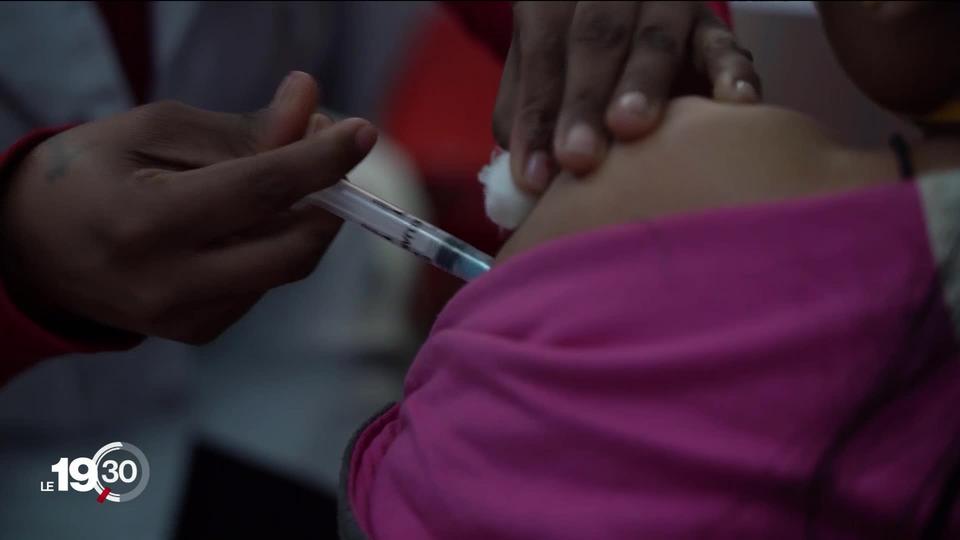 Une campagne de vaccination gigantesque a difficilement commencé en Inde.