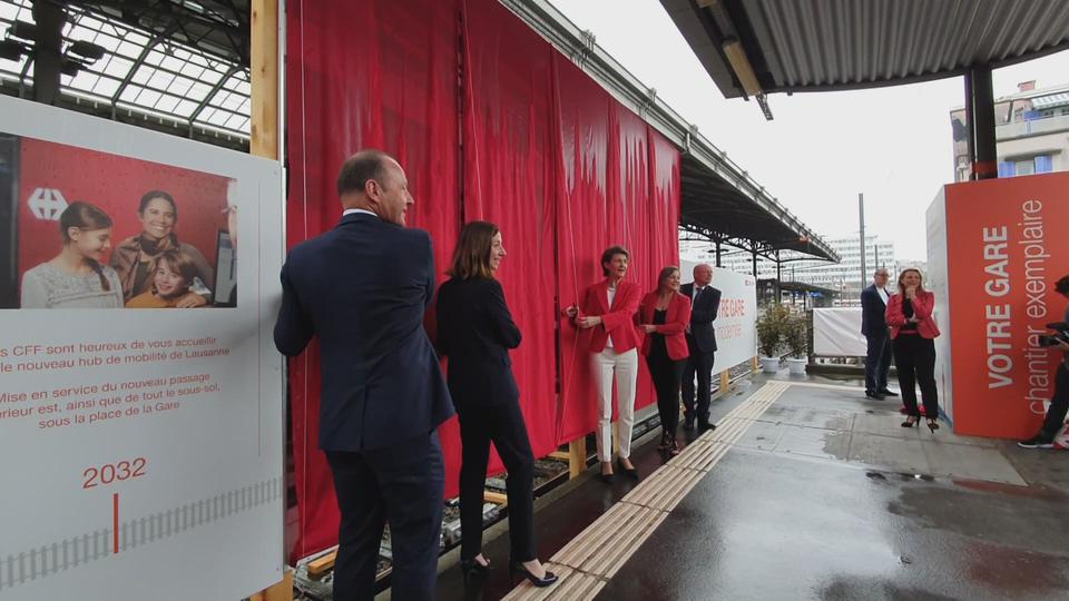 Couper du ruban en gare de Lausanne