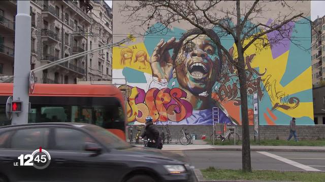 Une fresque féministe réalisée par les graffeuses Zeinixx, Amikal et Nadia Seika pour le FIFDH