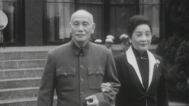 Le général Tchang Kai-chek et son épouse Song Meiling chez en à Taiwan en 1966. [RTS]