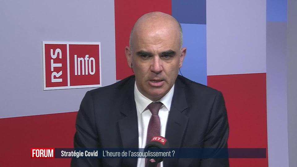 Le conseiller fédéral Alain Berset explique les décisions du gouvernement