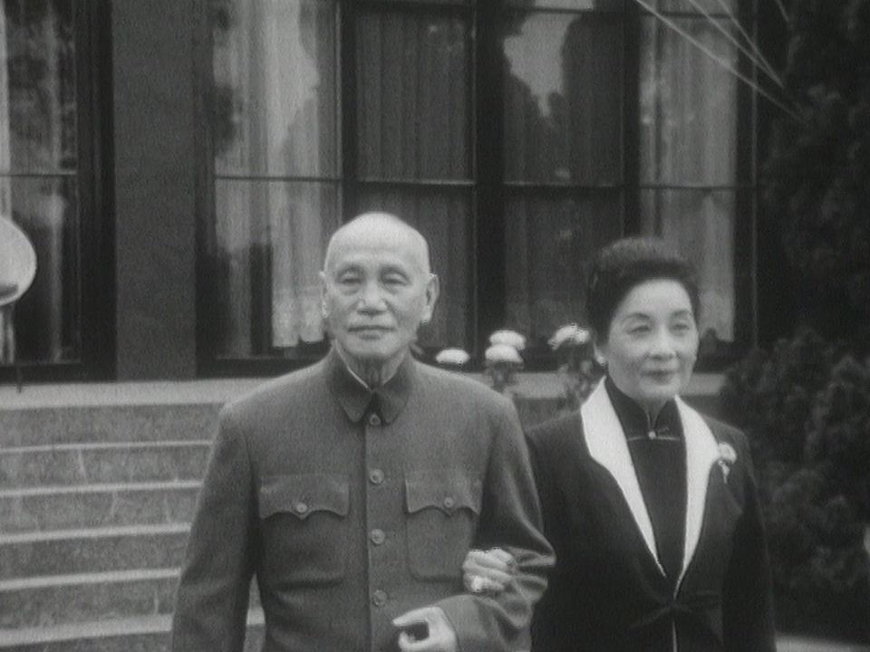 Le général Tchang Kai-chek et son épouse Song Meiling chez en à Taiwan en 1966. [RTS]